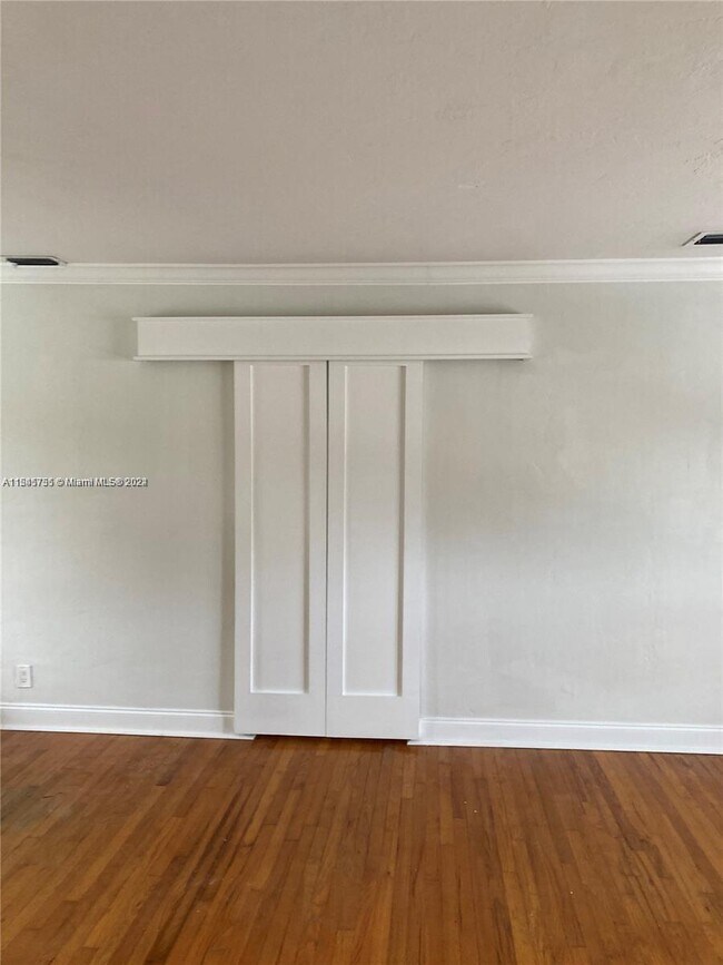Building Photo - 5601 SW 78th St