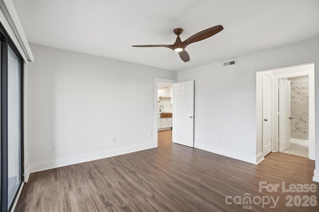 Building Photo - 7160 Winery Ln