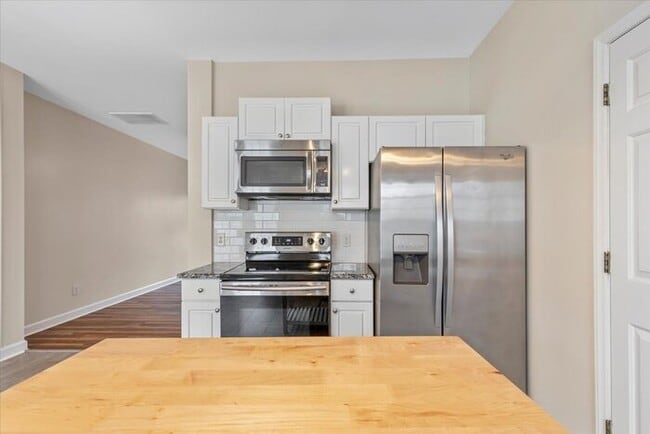 Building Photo - ***Coming Soon!!!***NE Raleigh Townhome For Rent