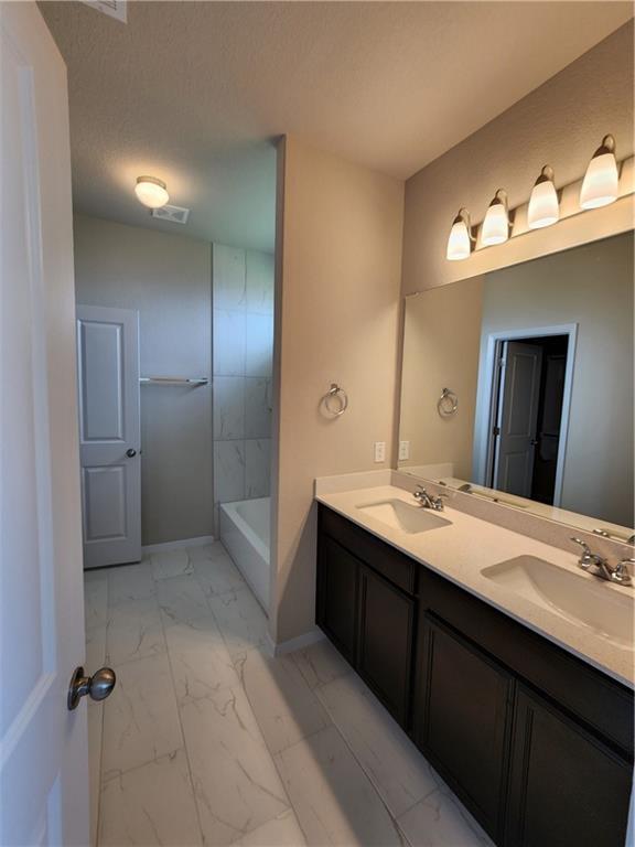 Building Photo - 11400 Milano Dr