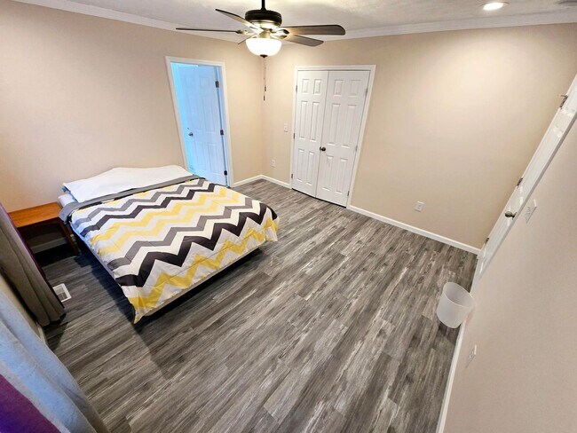 Building Photo - Amazing 4 bed room 3 bathroom home in the country with a large Private lot fully updated!!!!!!!