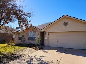Building Photo - 657 Columbine Ave