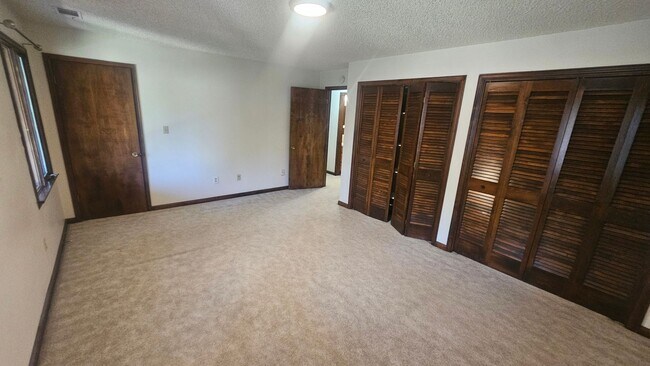 Building Photo - 2608 Leisure Dr