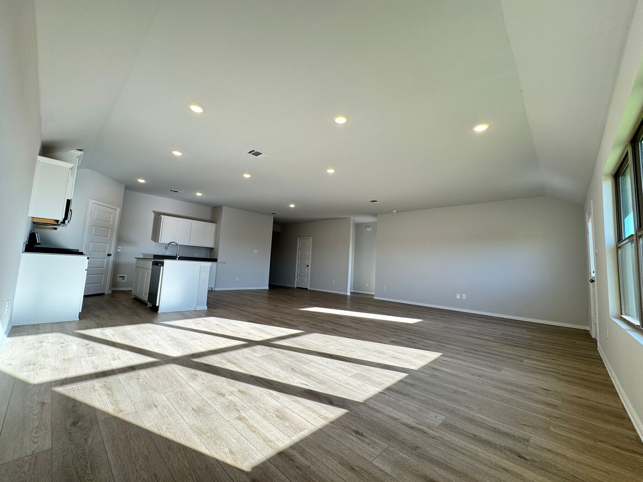 Building Photo - 2022 Sycamore Ridge Trl