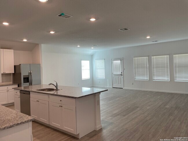 Building Photo - 435 Butterfly Bush Ct