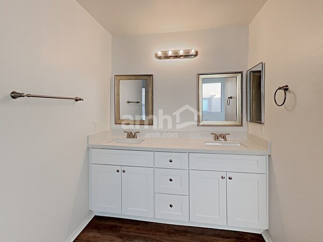Building Photo - 6335 W Branham Ln