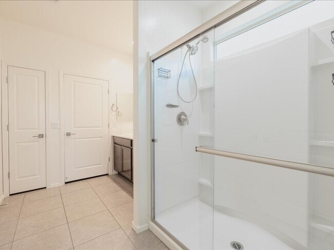 Building Photo - 3 Bedroom 2 Bathroom With Den      SOLAR P...