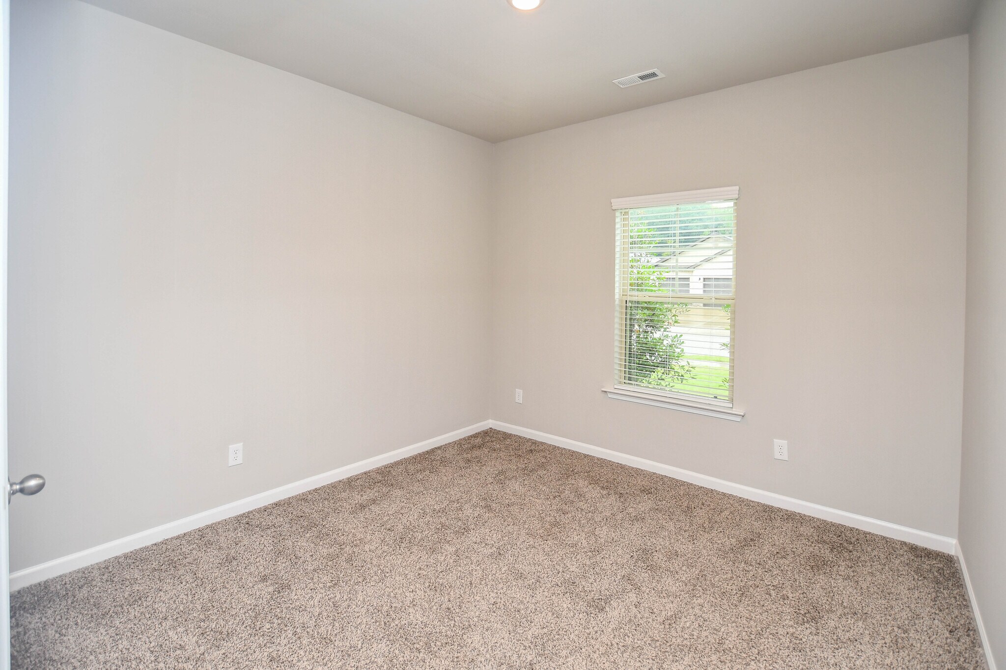 Building Photo - 102 Duskwood Dr