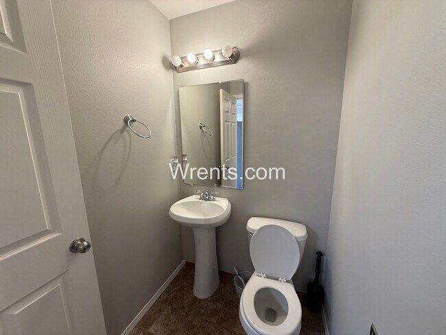 Building Photo - Adorable 3 Bed 2+ Bath in 5 Mile – Cherry Ln