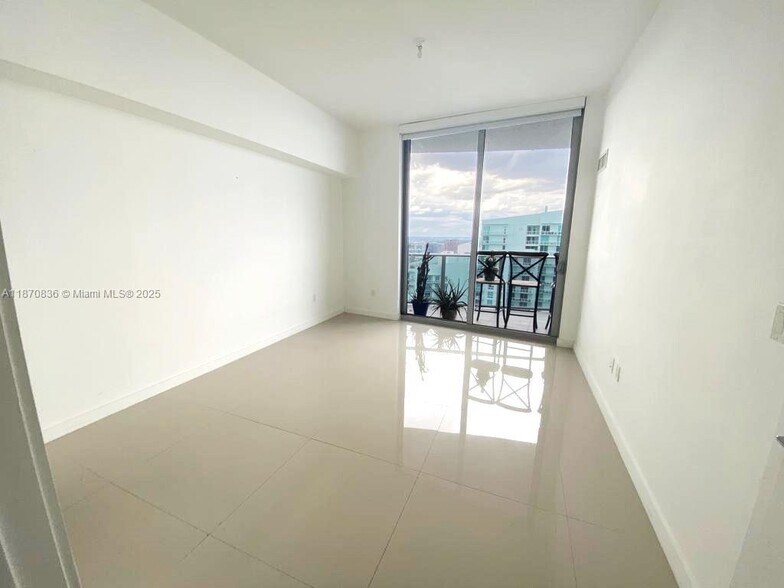 Building Photo - 488 NE 18th St