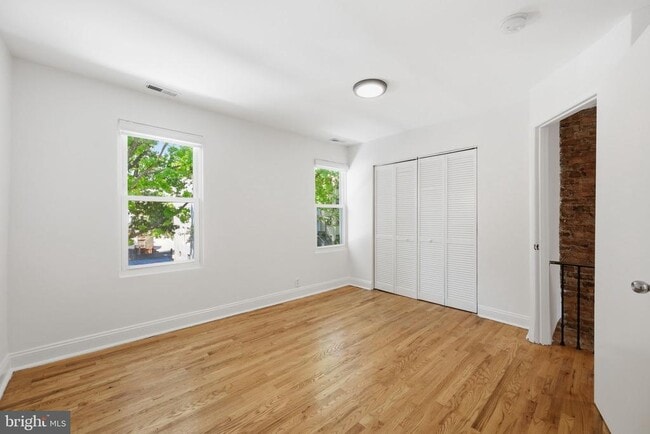 Building Photo - 924 Euclid St NW