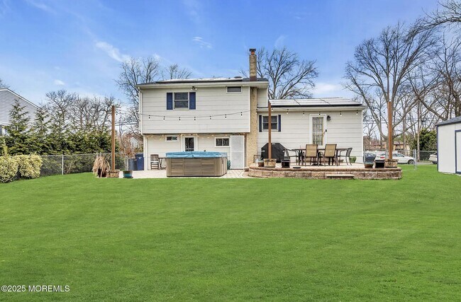 Building Photo - 1102 Interlaken Ave