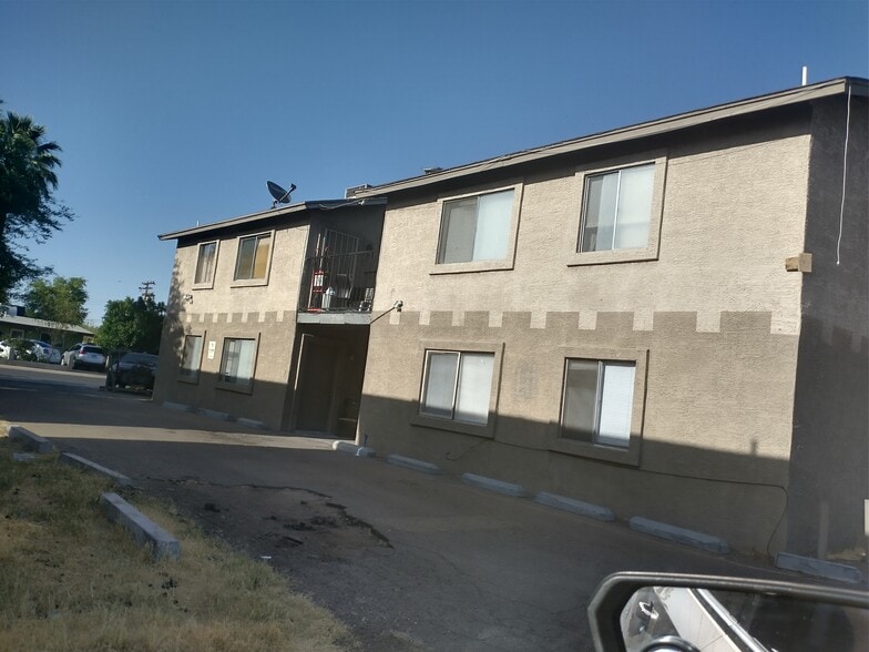 Building Photo - 3233 W Melvin St