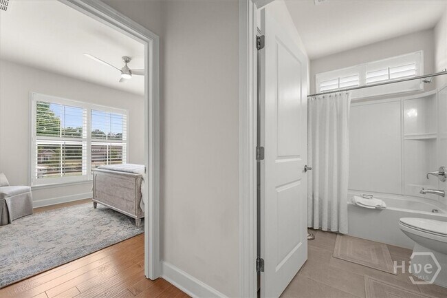 Building Photo - 1021 Leeward Run Trl