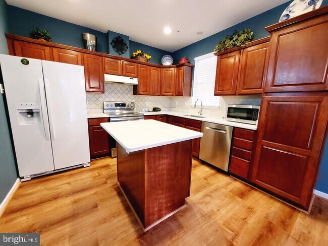 Building Photo - 9365 Owings Choice Ct