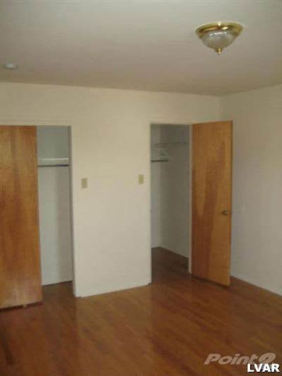 Building Photo - For Rent