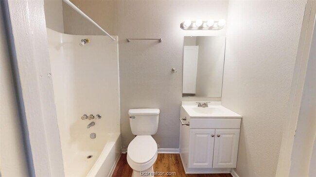 Building Photo - 500 Foch St