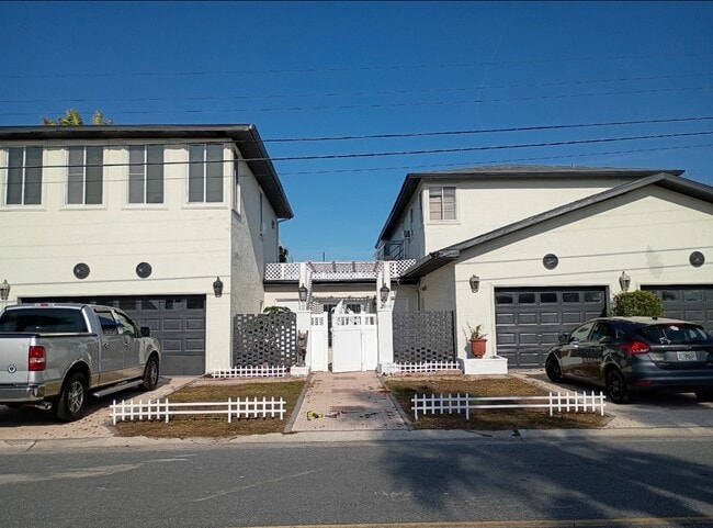 Building Photo - 513 55th Ave