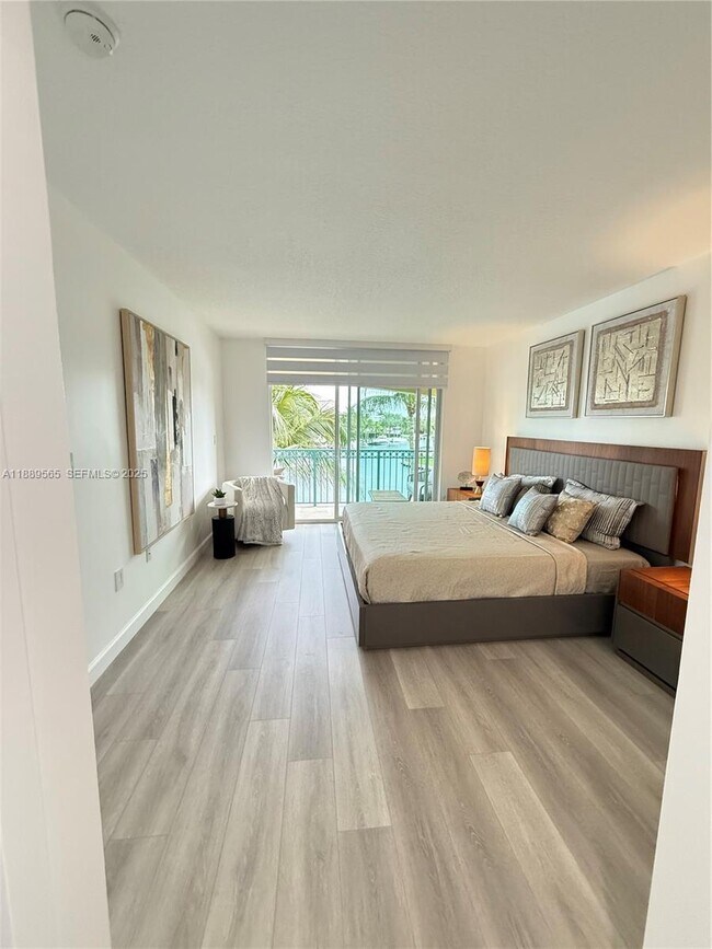 Building Photo - 201 Golden Isles Dr