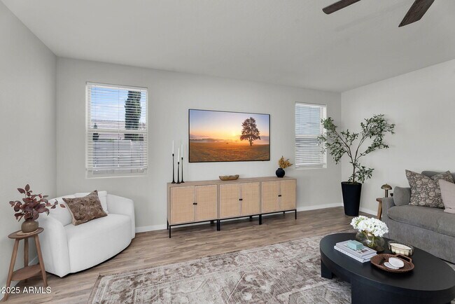 Building Photo - 9418 E Theia Dr