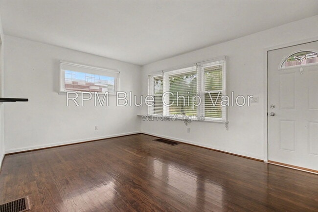 Building Photo - 3942 Hemphill Way