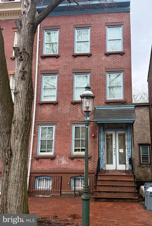Building Photo - 255 Mercer St