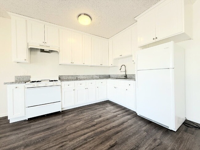 Building Photo - 2926 Dalton Ave