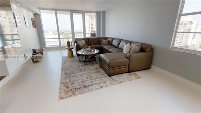 Building Photo - 5601 Collins Ave