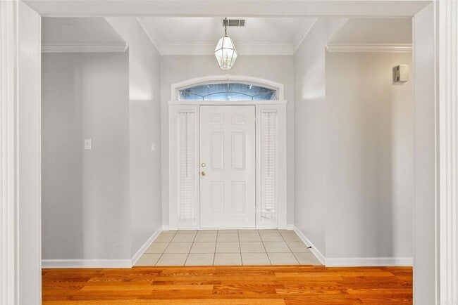 Building Photo - 12711 Misty Creek Dr