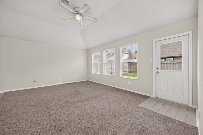 Building Photo - 2122 Artic Loon Dr