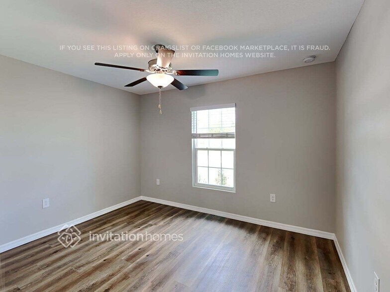 Building Photo - 703 NE Juanita Pl