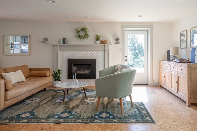 Building Photo - Fully Furnished Mount Veeder Sanctuary Home