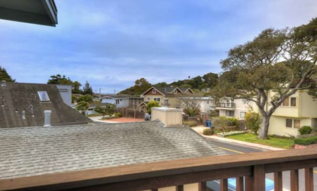 Building Photo - Short walk to the Beach / Available Now / Pets Welcome