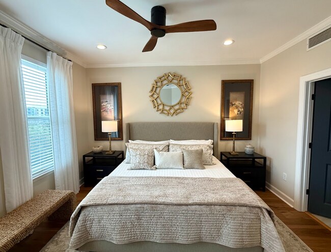 Building Photo - Newly Renovated Condo in the Heart of Downtown