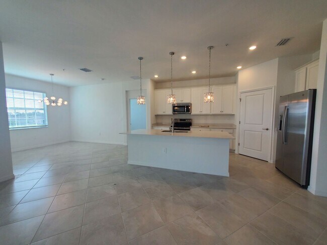 Building Photo - 20660 HAZELNUT Ct