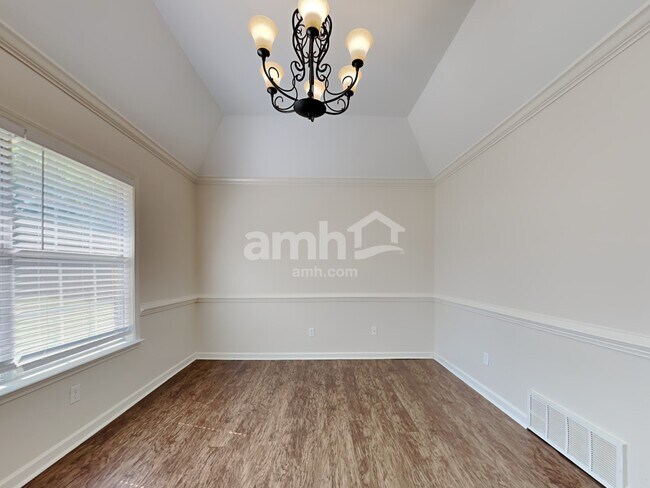 Building Photo - 6625 Laurel Valley Dr