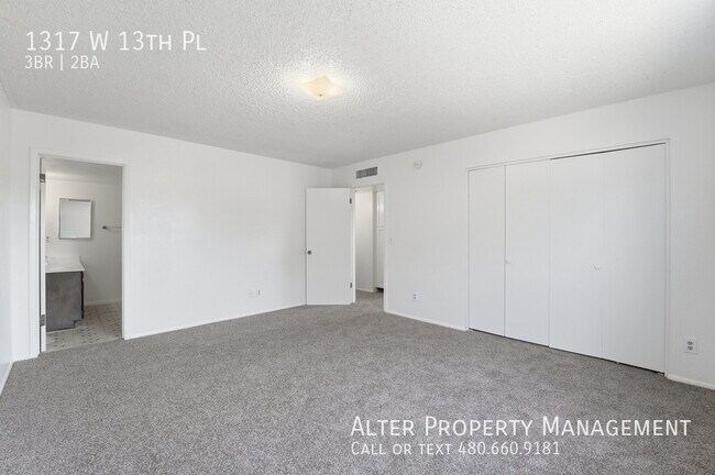 Building Photo - 1317 W 13th Pl