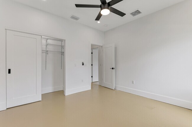 Building Photo - 2144 Webber St