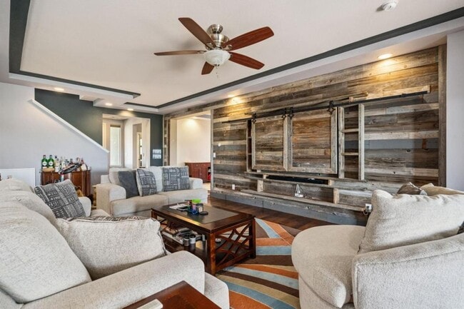Building Photo - 4641 Vinewood Way