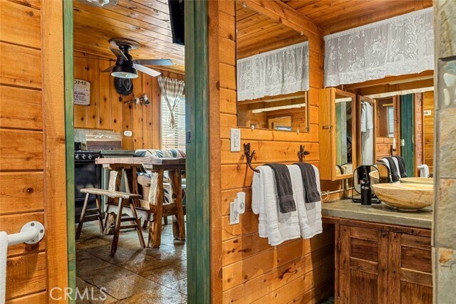 Building Photo - 40104 Mahanoy Ln