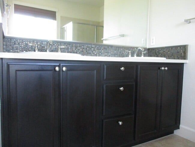 Building Photo - 381 Windsong Way