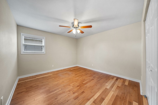 15-Project 3930 Warwick Blvd-1.jpg - Warwick Gardens | Renovated with Serene Courtyard