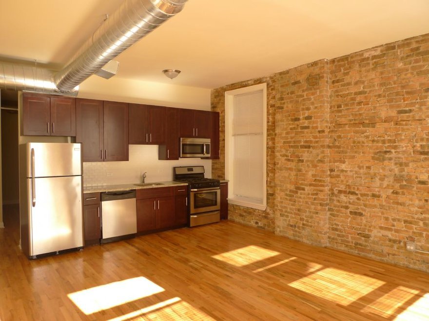 Building Photo - 1318 N Wood St