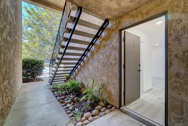 Building Photo - 9175 Campina Dr
