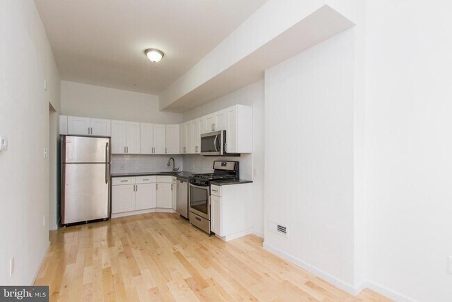 Primary Photo - 2031 E Susquehanna Ave