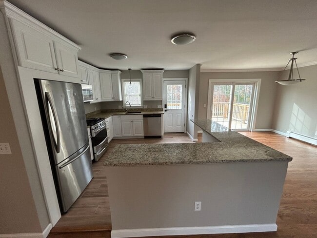 Building Photo - 3BR/2.5BA Home In Torrington