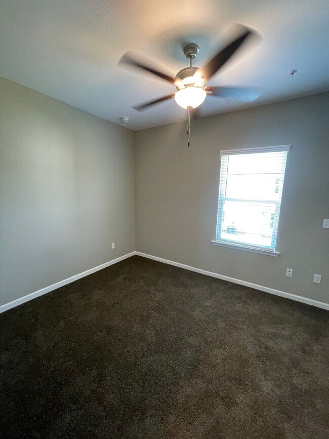 Building Photo - 2248 Del Carmel Way