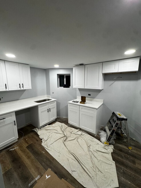 Building Photo - 2925 N Lawndale Ave