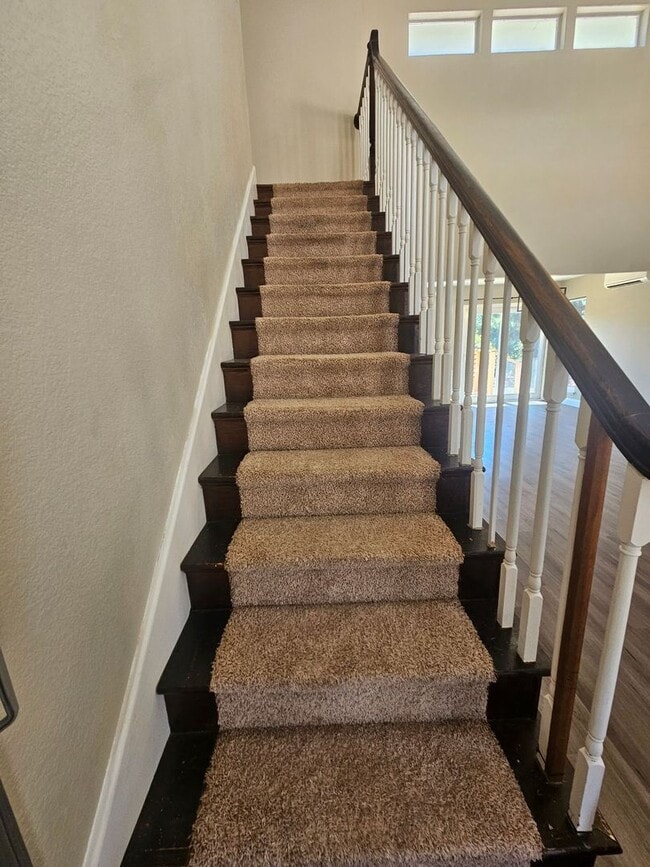 Building Photo - 19055 Ravenhill Rd