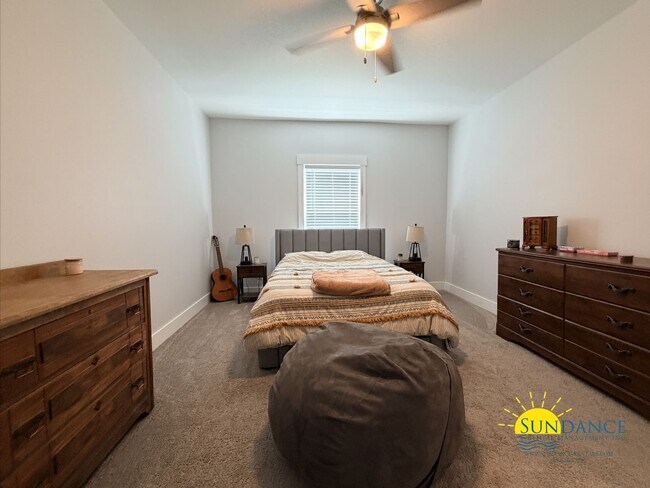 Building Photo - Gorgeous 2 Story 4 Bedrooms Townhome in Fort Walton Beach!